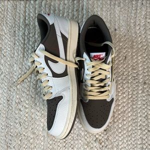 Jordan 1 Low - Travis Scott Mocha - Size 10